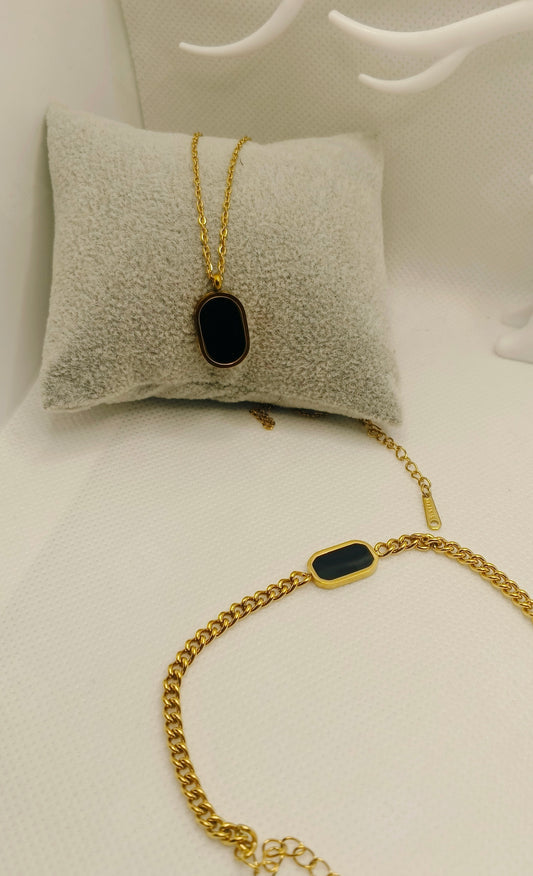 Black Aura Gold Necklace Set – Women’s Elegant Jewellery | IndusNoor